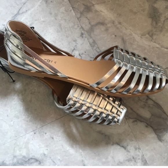 Beautiful silver sandals! - Picture 4 of 4